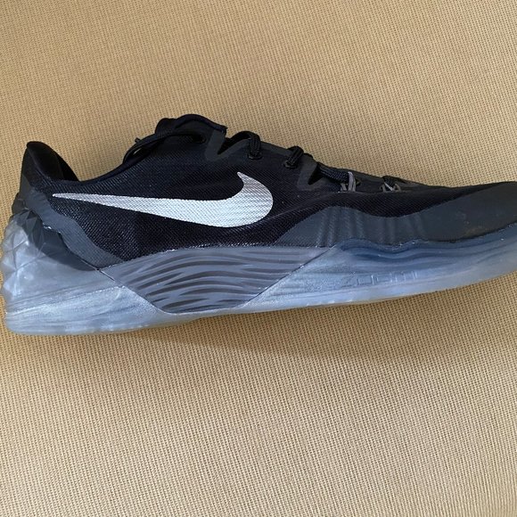 Kobe Nike Zoom - Picture 1 of 4